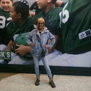 Meet your Posher, Sherry